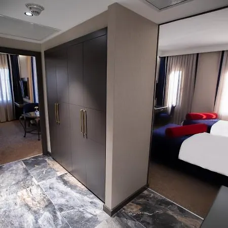 Grand Cevahir Convention Center Hotell