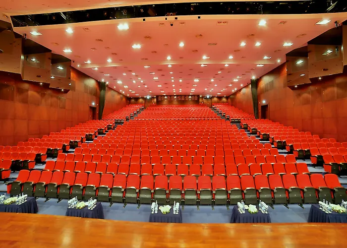 Hotel Grand Cevahir Convention Center 5*